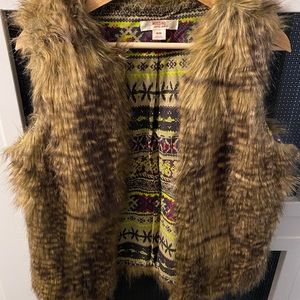 Mossimo Medium Faux Fur Vest